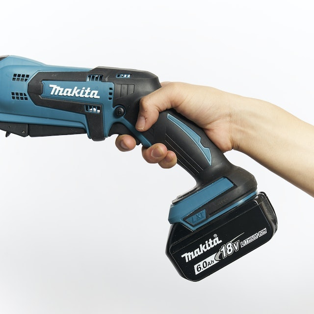 マキタ 充電式レシプロソー JR184DZをレビュー!クチコミ・評判 マキタ 充電式レシプロソー JR184DZをレビュー!クチコミ・評判