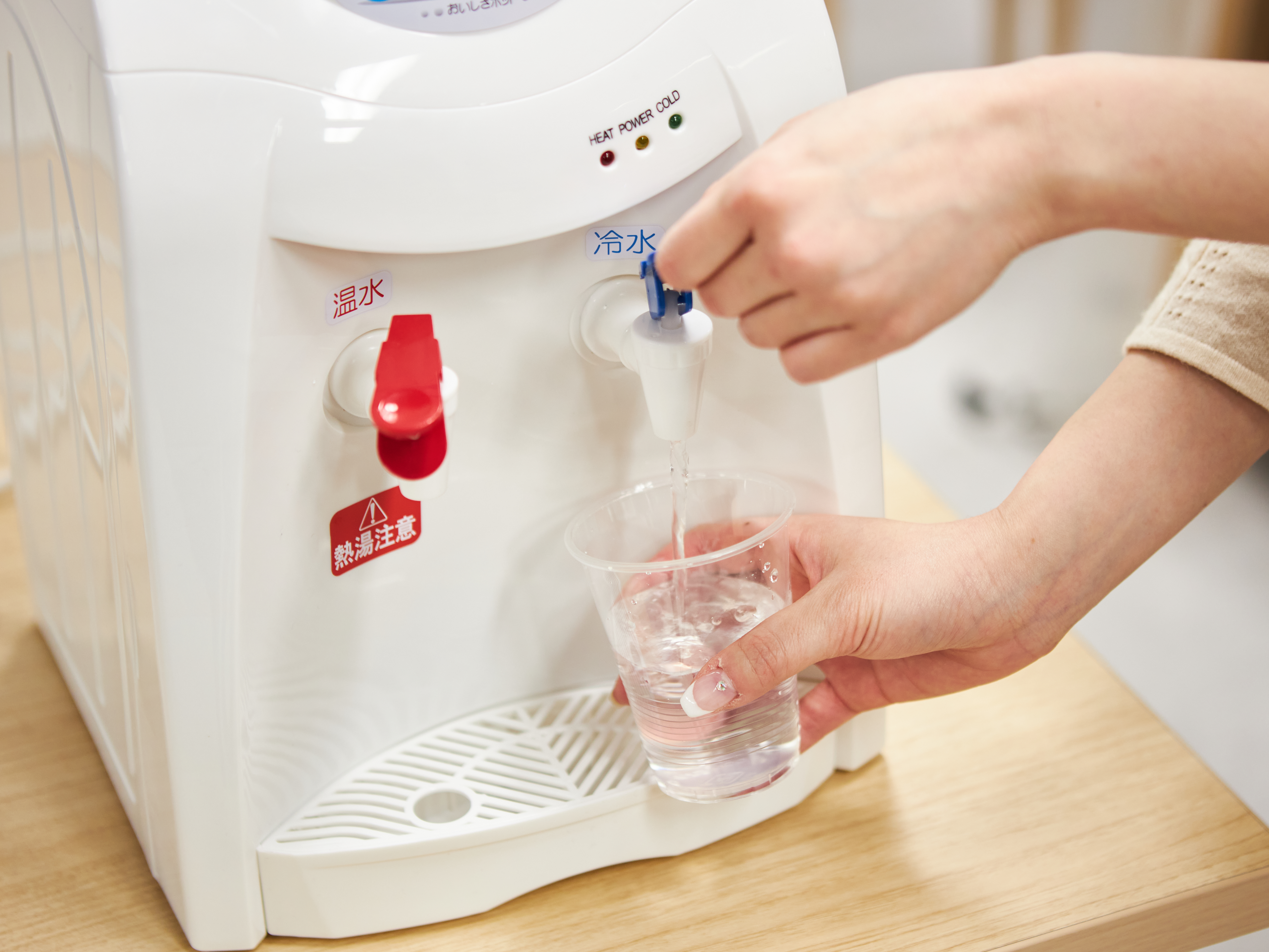 ニチネン ウォーターサーバー おいしさポットをレビュー