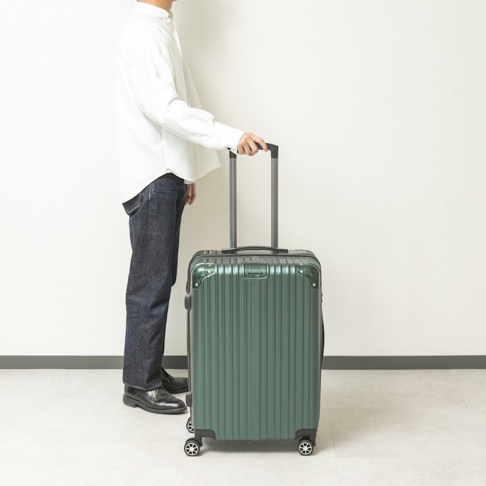 少々重みは感じるが、操作は比較的しやすい
