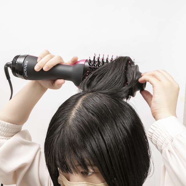 レブロン ボリュマイザーヘアードライヤーブラシ RVDR5222JPMNT レブロン ボリューマイザーヘアードライヤーブラシ ミント・ブラック