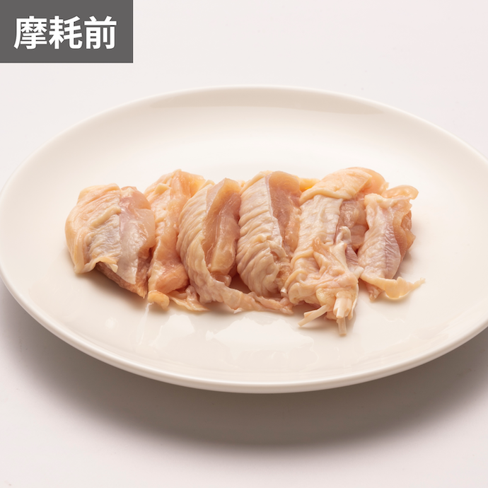 鶏もも肉も少ない力でスッと切り込めた。皮や筋までスムーズにカット