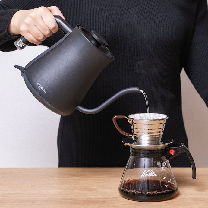 バルミューダデザイン K02A-WH the pot 電子ケトル ジャンク バル バルミューダデザイン K02A-WH the pot 電子ケトル ジャンク バル