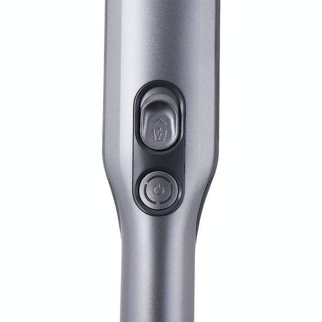 重量0.66kgと軽量。腕が疲れにくい