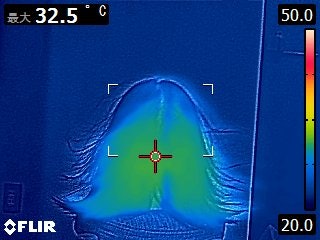 髪の表面温度が上がりすぎない。熱が均一に広がりダメージを抑えられる