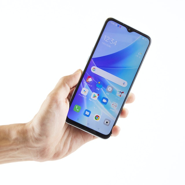 新品OPPO A77 6.5インチ 指紋/顔認証 耐水・防水 カメラ5000万画素