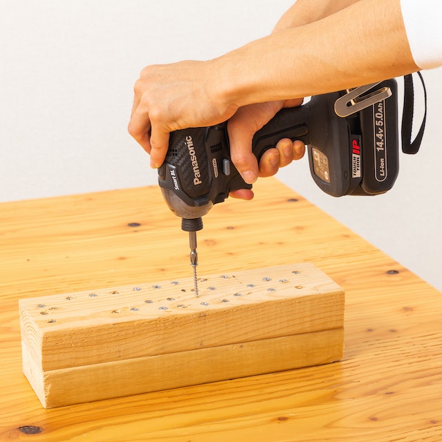 パナソニック 充電インパクトドライバー 14.4V EZ76A1LJ2Fをレビュー