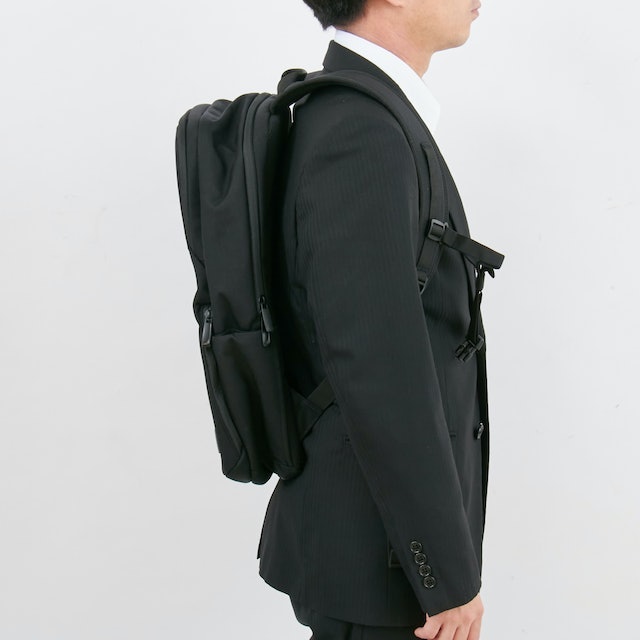 肩への負担が少なく背負いやすい。フィット感も良好