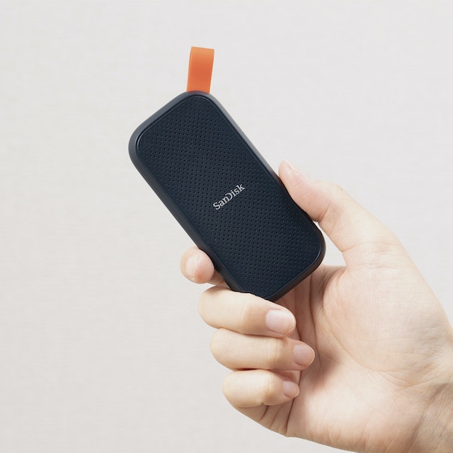 SANDISK ポータブルSSD SDSSDE30-1T00-J25をレビュー！クチコミ