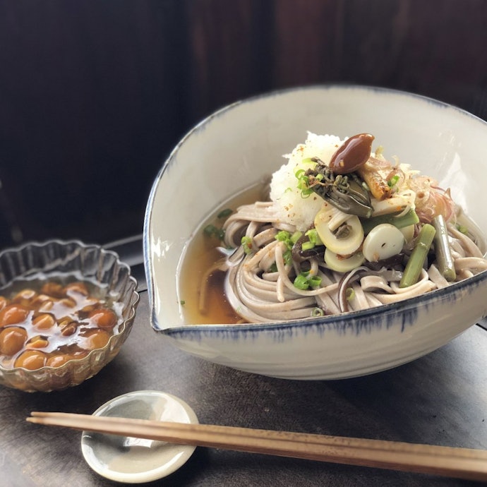 蕎麦特有の香り・風味が強く、蕎麦つゆに浸けてもしっかり味を楽しめる
