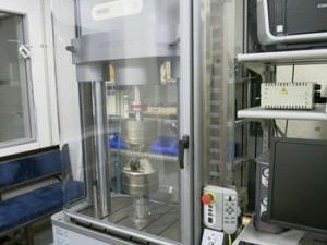 1.5か月間分の負荷を与えてもほぼ凹まなかった