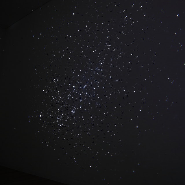 暗い星の再現性が専門家から好評。天の川や流星の見え方もリアル