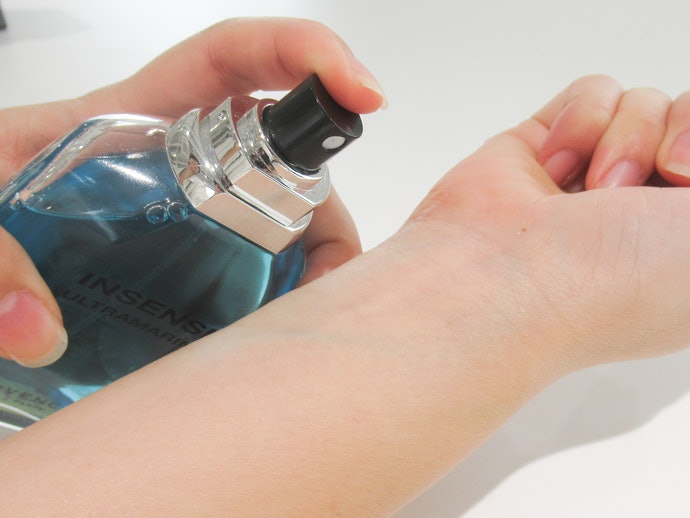 Givenchy ジバンシィ ウルトラマリンを全60商品と比較 口コミや評判を実際に使ってレビューしました Mybest