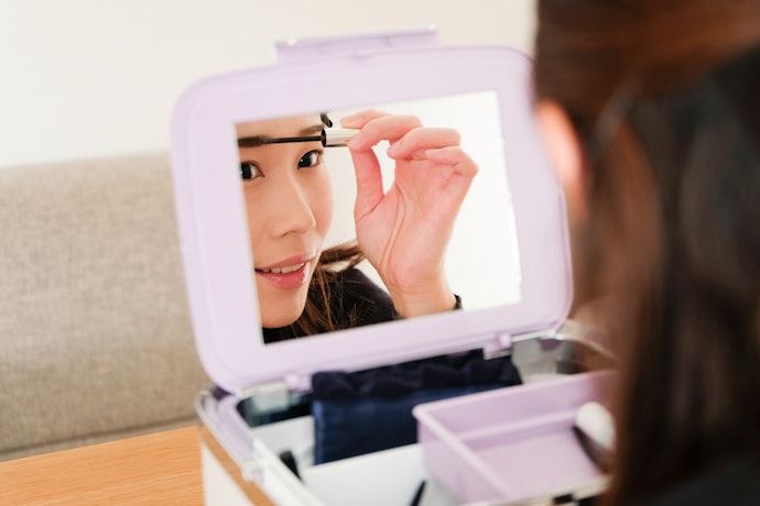 スムーズに開け閉め可能。ミラーの角度も丁度よい