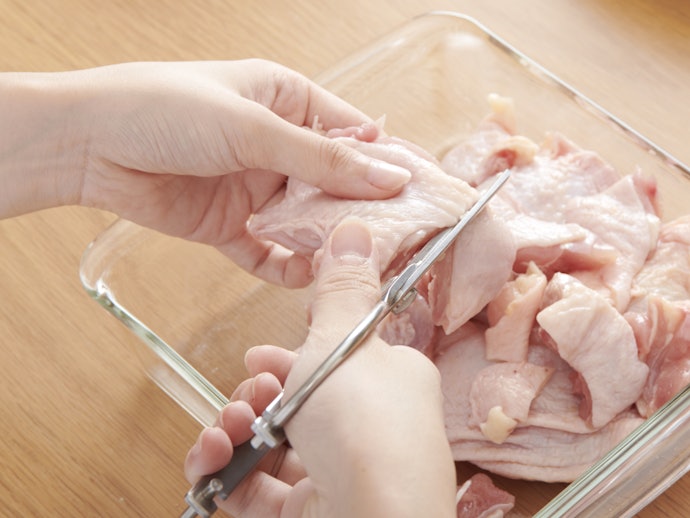 鶏もも肉はスムーズにカットできた。硬い昆布にも刃が入る