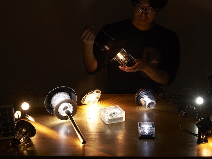 曇天で5時間の充電でも、約23時間点灯し続けた