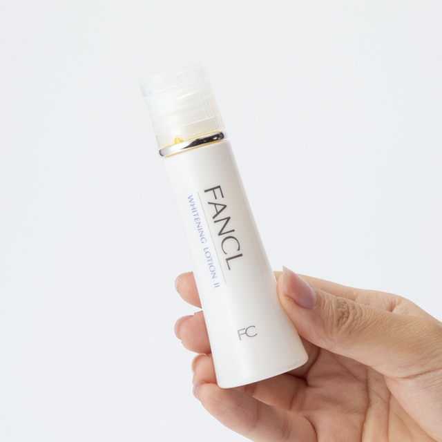 FANCL ホワイトニング 化粧液 II しっとりを全32商品と比較！口コミや評判を実際に使ってレビューしました！ | mybest