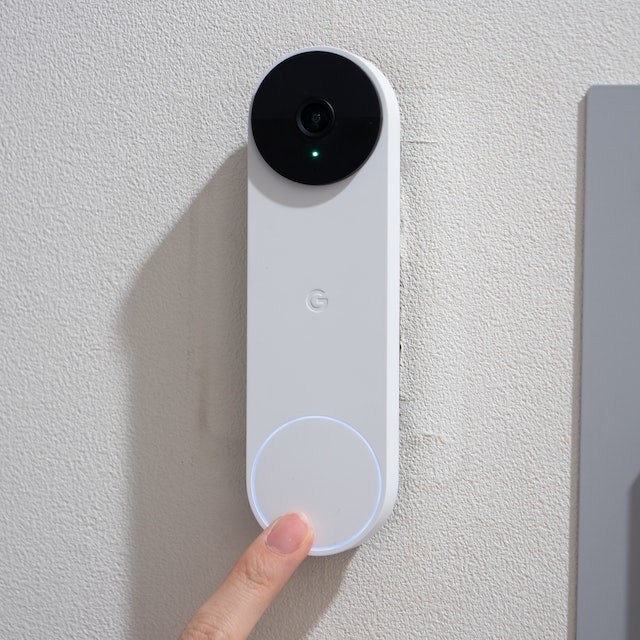 3時間分の動画履歴を確認できる。スマホからいつでも玄関をモニター