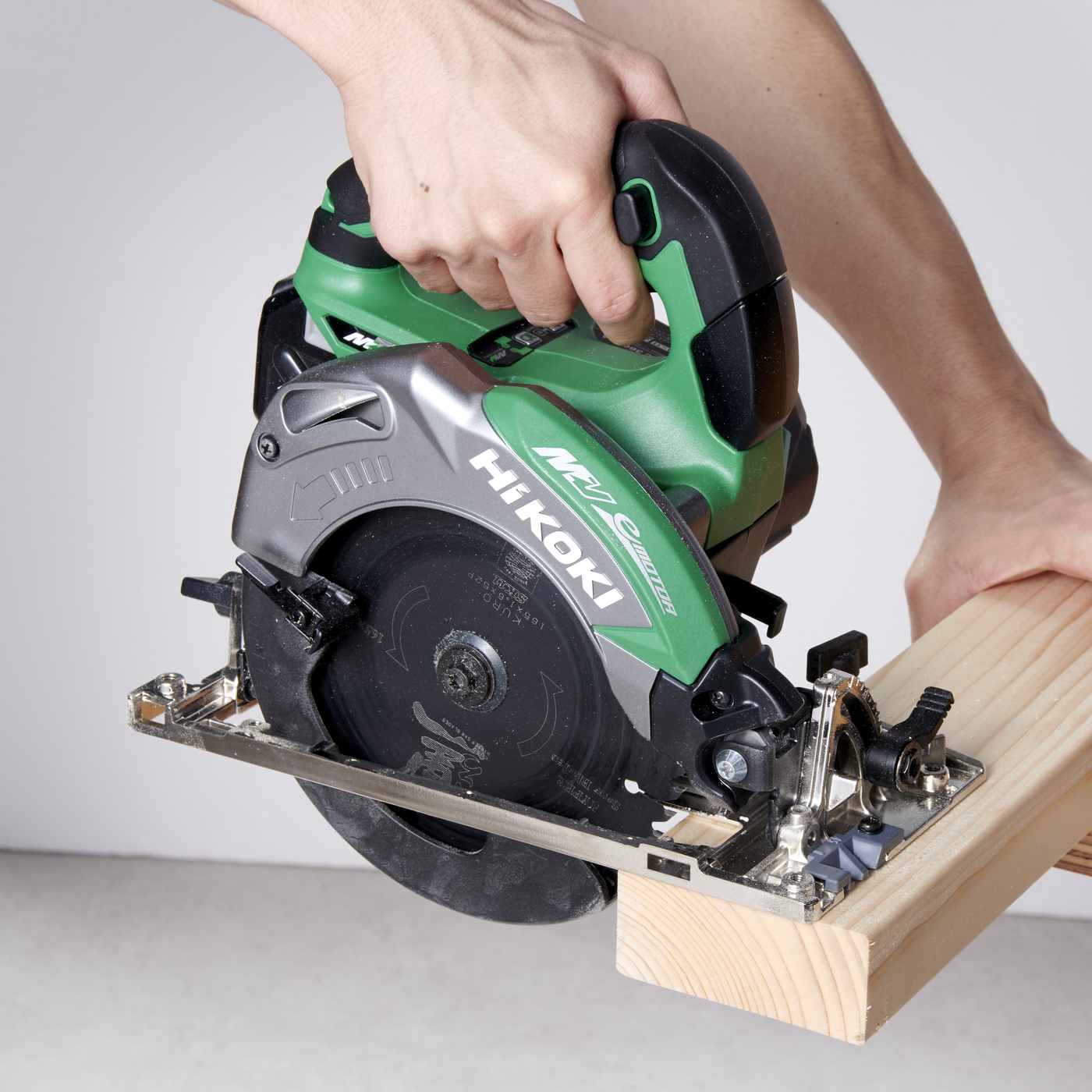 ☆丸のこ HiKOKI 190mm C7MB4 1140W ハイコーキ 丸ノコ 電気のこぎり 工機ホールディングス 電動工具 切断工具 札幌 北20条店 ☆丸のこ HiKOKI 190mm C7MB4 1140W ハイコーキ 丸ノコ 電気のこぎり