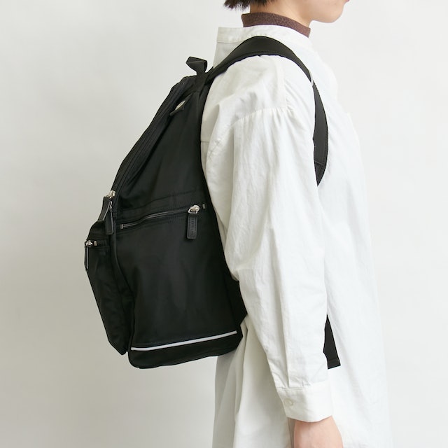 単体での使用なら、肩に負担を感じにくいのが魅力。肩紐の幅が広く背負いやすい