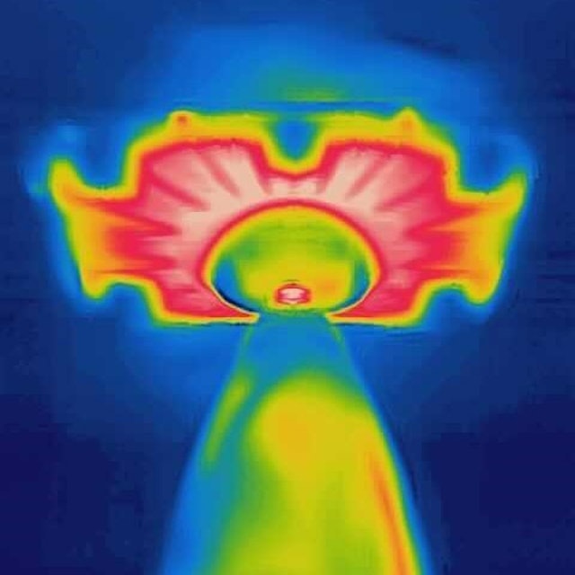 中心部分は高温だが、少々熱ムラがある