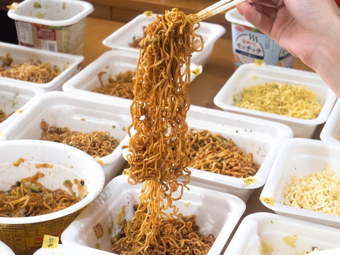 日清 焼そばカップを他商品と比較 口コミや評判を実際に使ってレビューしました Mybest
