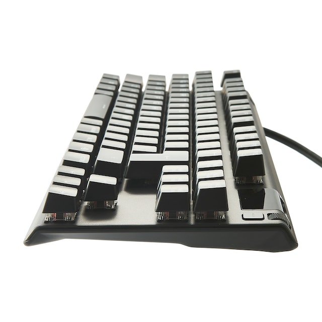 SteelSeries Apex 7 TKLをレビュー！クチコミ・評判をもとに徹底