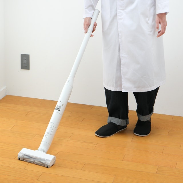 持ち上げると重量感があるが、掃除中はほとんど重さを感じない