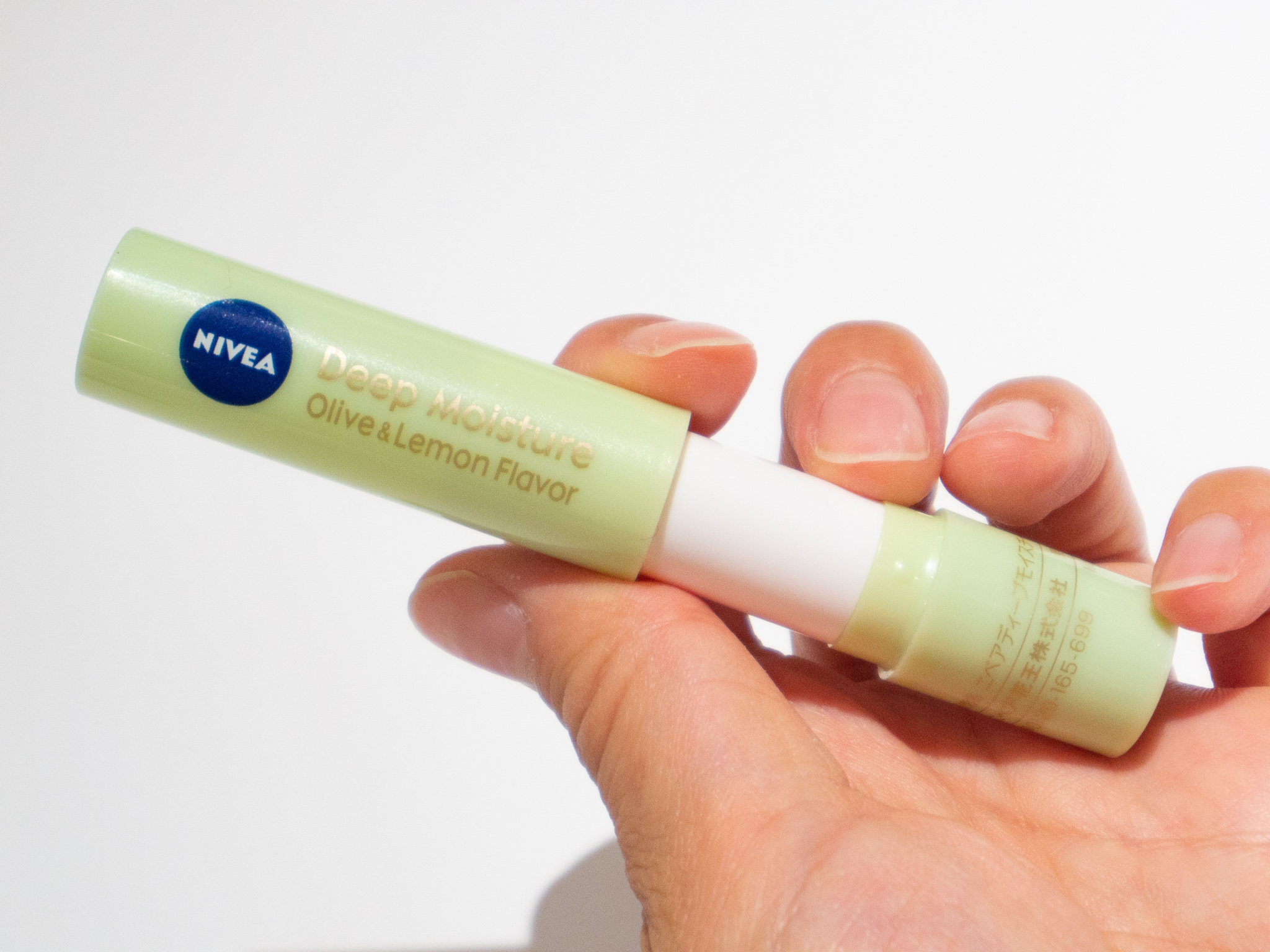 ニベア ディープモイスチャーリップの口コミや評判を実際に使って検証レビュー Mybest