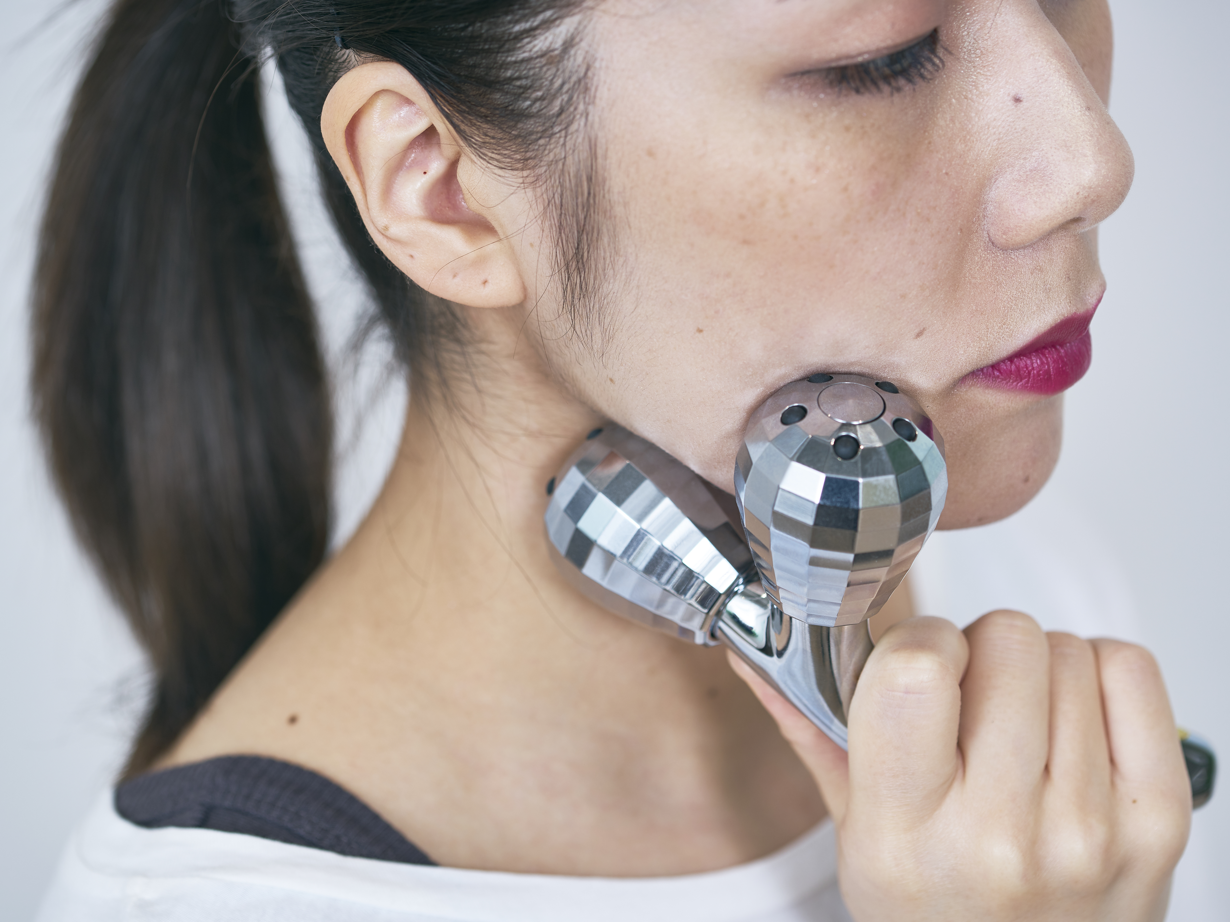 ファイブスター ゲルマミラーボール美容ローラー シャインを他商品と比較 口コミや評判を実際に使ってレビューしました Mybest