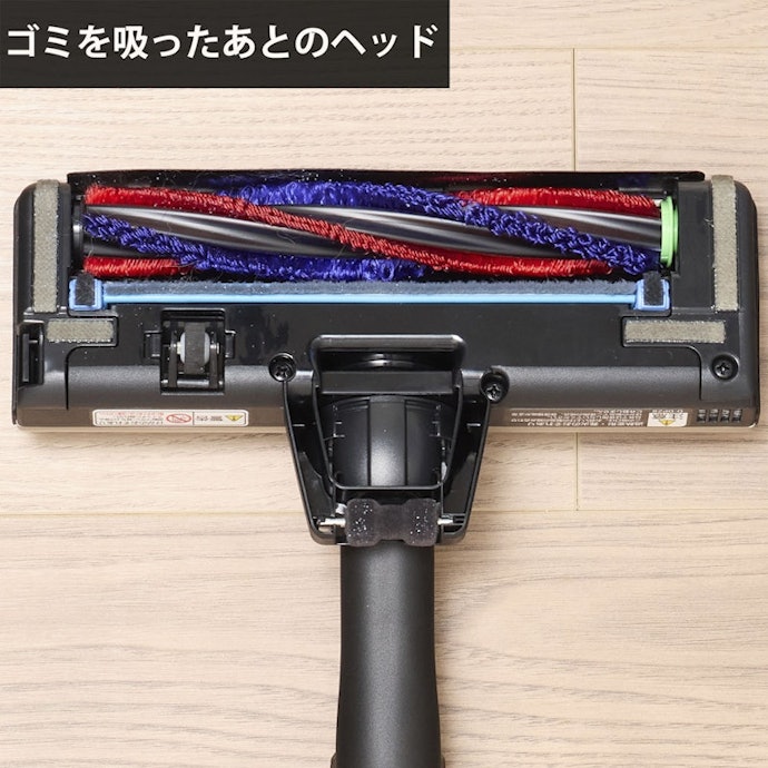 フィルターやお掃除ブラシが水洗い可能。ブラシはコイン不要でヘッドから外せる