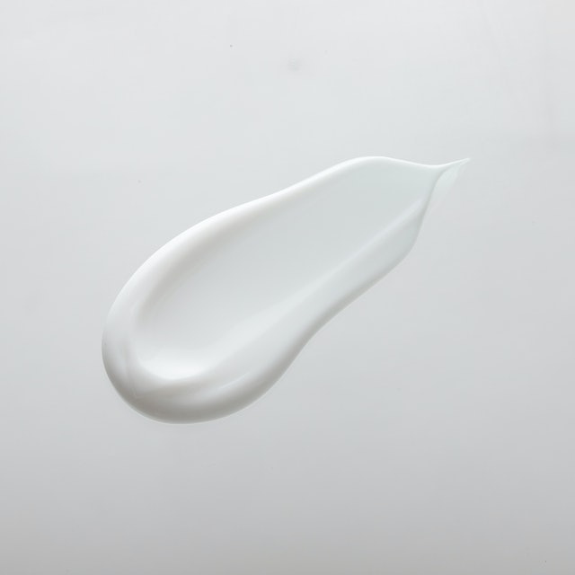 やわらかなジェル状クリームが好評。よく伸びてマッサージしやすい