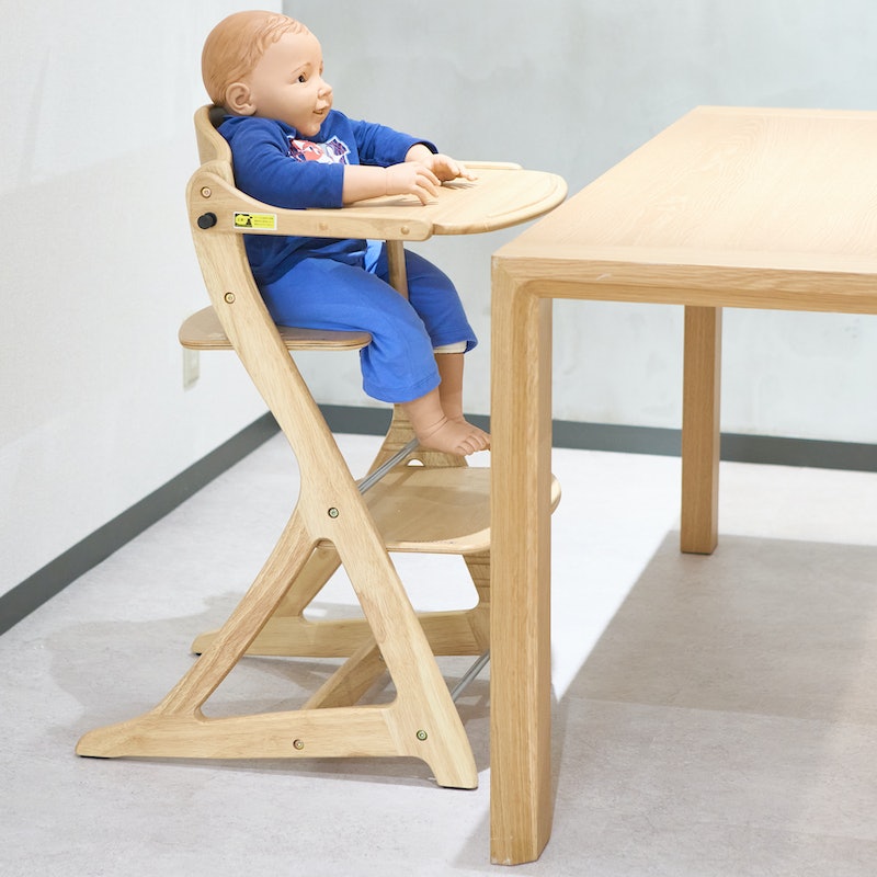 大和屋 すくすくチェアプラス テーブル付 ホワイトWH 1505 使いやすく進化し続けるロングセラーのベビーチェア 大和屋 すくすくチェア プラス テーブル ホワイト ハイチェア