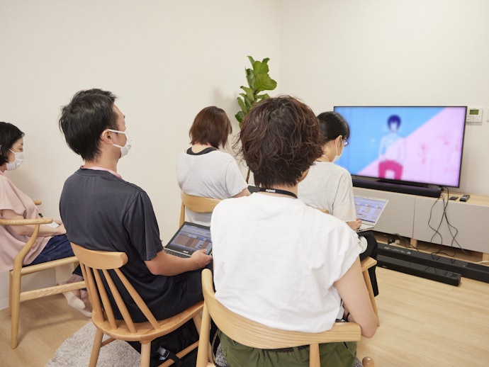 控えめながら低音も聴こえる。重厚感や派手さは感じない