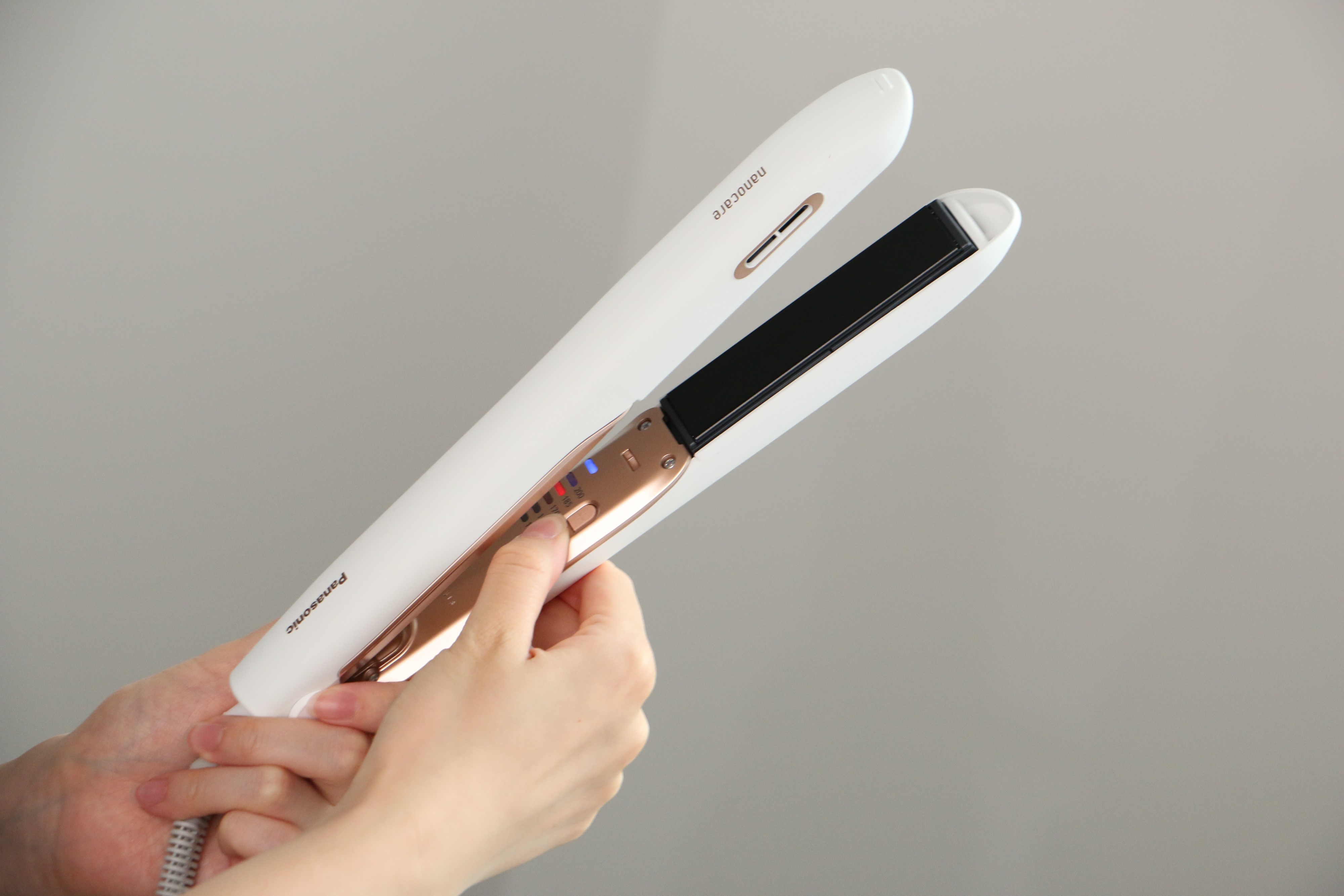 パナソニック ストレートアイロン ナノケア Ehhs9aを全56商品と比較 口コミや評判を実際に使ってレビューしました Mybest