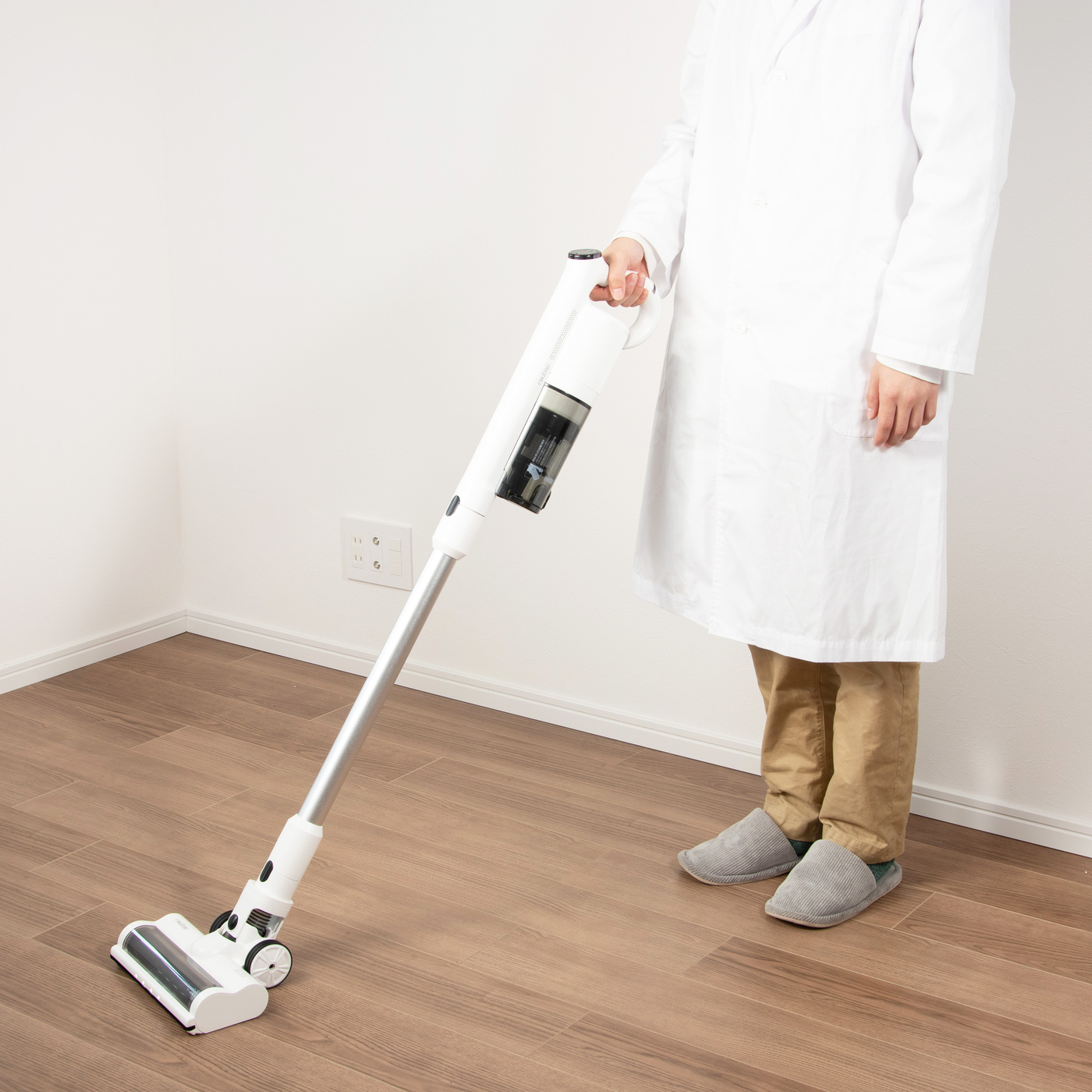 レイコップ パワフル コードレス 掃除機 ROV-100 収納スタント付き LED