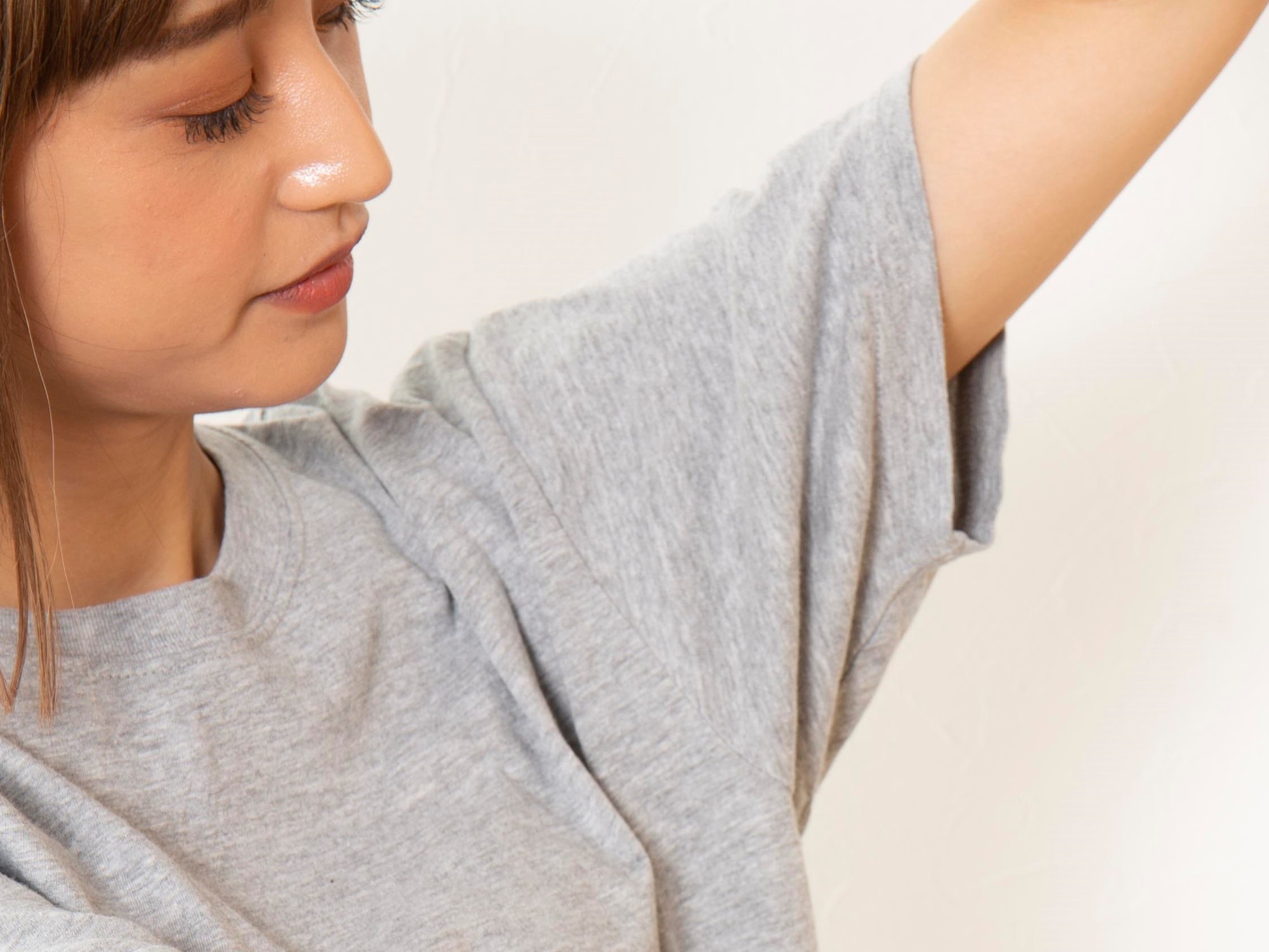 コーセー エスカラット 薬用デオドラントスティックを他商品と比較 口コミや評判を実際に使ってレビューしました Mybest