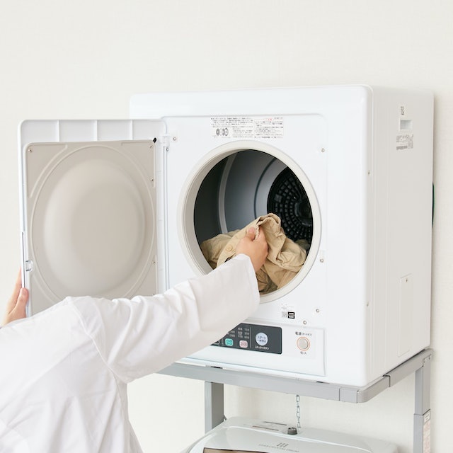 【ピカセン】HITACHI 日立 除湿型電気衣類乾燥機 DE-N60WV 日立 衣類乾燥機 DE-N60WVをレビュー!クチコミ・評判をもとに