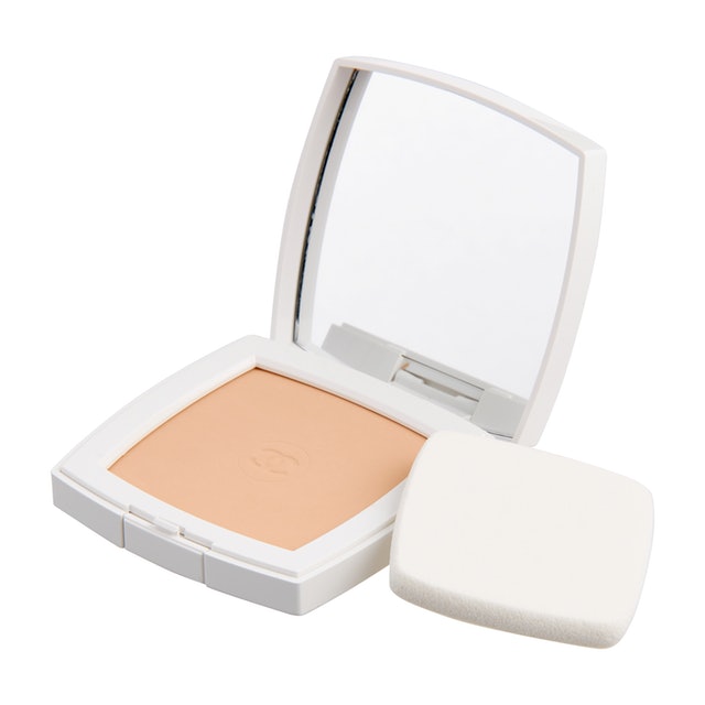 CHANEL シャネル ルブランコンパクトラディアンス 化粧品 2021年製 ル ブラン コンパクト ラディアンス 21 ベージュ / CHANEL(シャネル