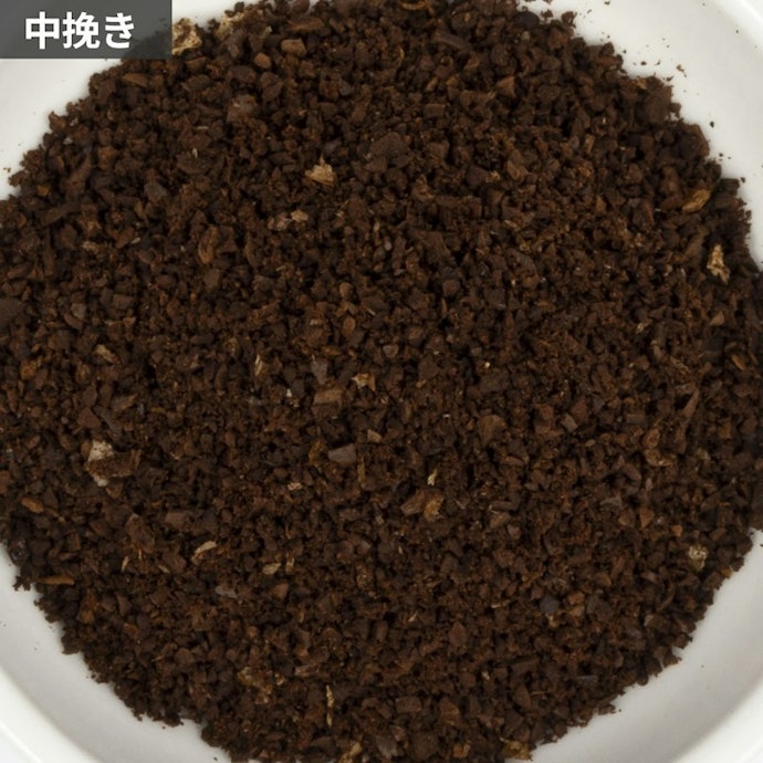切れ味の鋭いセラミック刃を採用。ほとんどの豆を均一に中挽きにできた