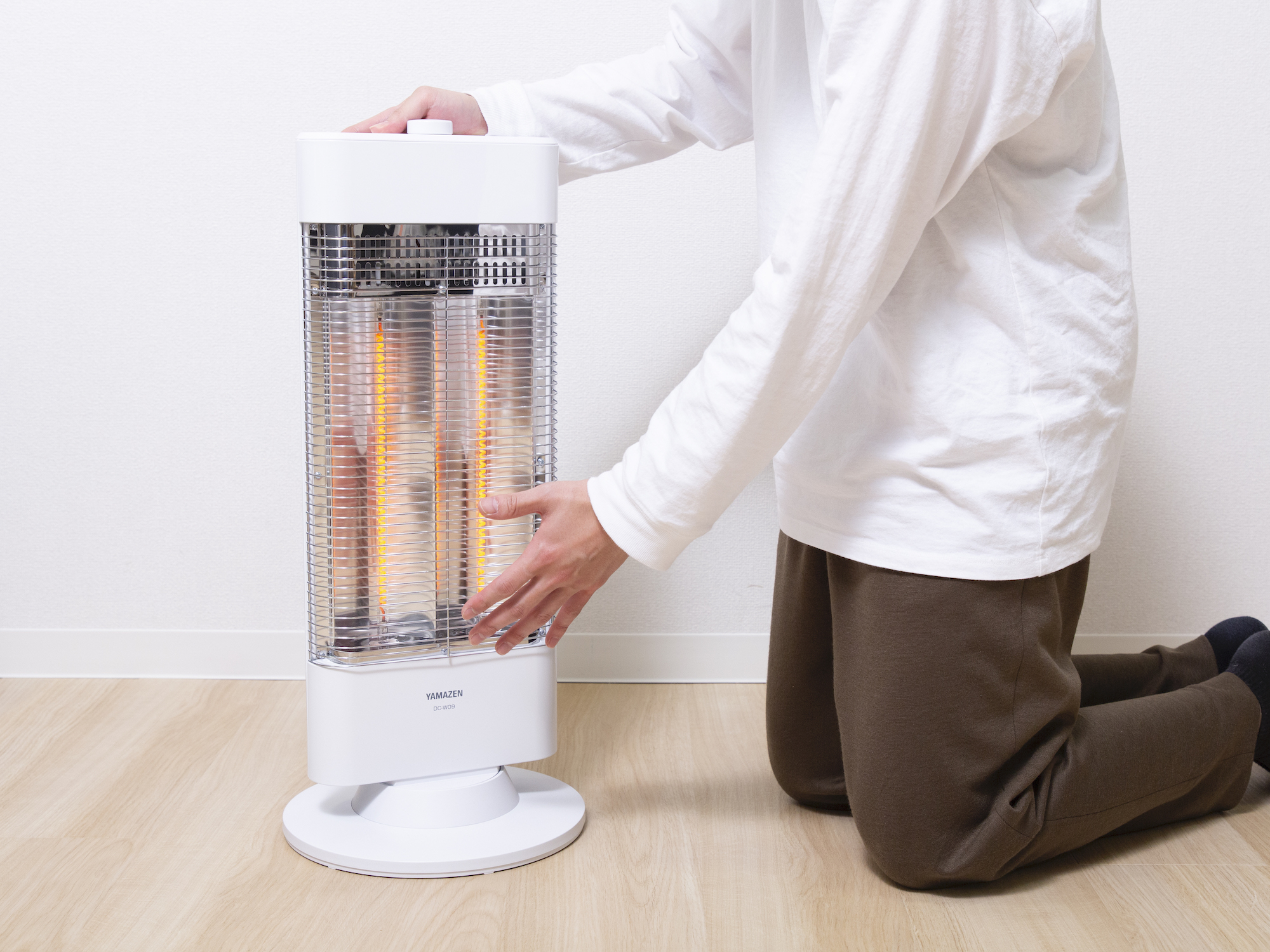 YAMAZEN　遠赤外線カーボンヒーター　AC-P900(W) YAMAZEN 遠赤外線カーボンヒーター AC-P900(W)