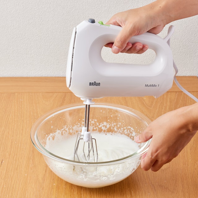 ブラウン マルチミックス1 ハンドミキサー 4段階スピード ターボ機能 1台2役 ビーダー ニーダー 収納袋付き 混ぜる・こねる HM101 ブラウン マルチミックス1 ハンドミキサー HM1011 軽量コンパクト 静音