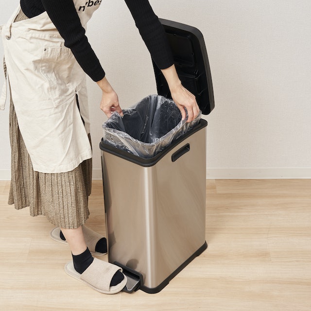 LOWYA  ペダル式両開きゴミ箱3個セット 3個セット]ペダル式ゴミ箱 両開き 32L | 【公式】LOWYA(ロウヤ