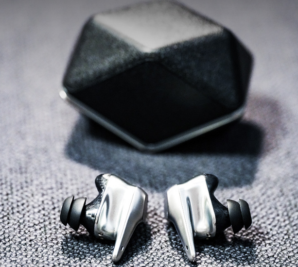HiFiMan Svanar Wirelessを徹底レビュー!実際に使ってわかった HiFiMan Svanar Wirelessを徹底レビュー!実際に使ってわかった