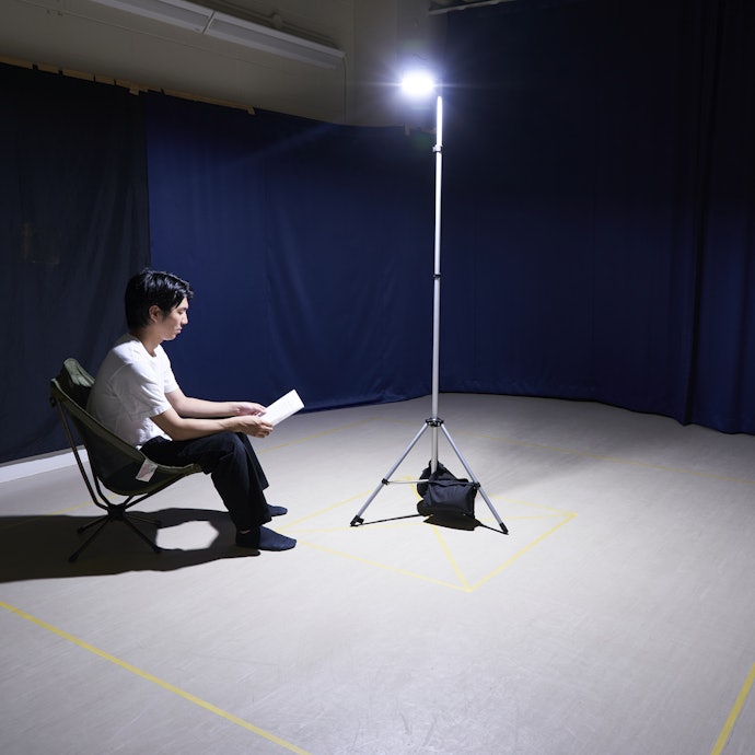 ランタンの真下を含め広範囲を明るくできる。夜間の作業向き