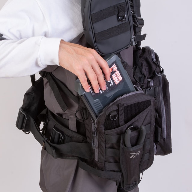 メインポケットは大容量。拡張できて装備品が多い人にぴったり