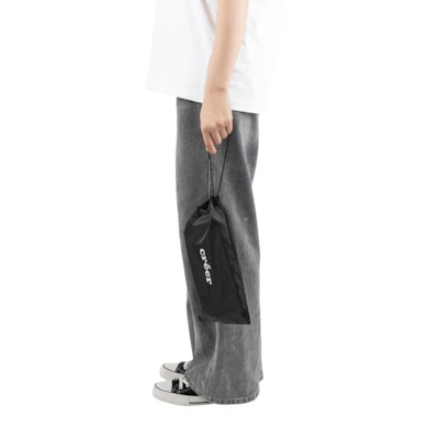 数あるチェアのなかでも際立って軽くコンパクト