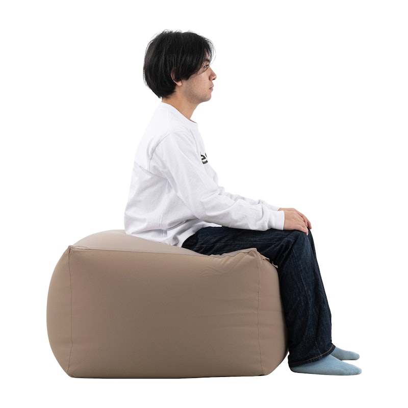 体にフィットするソファ 3