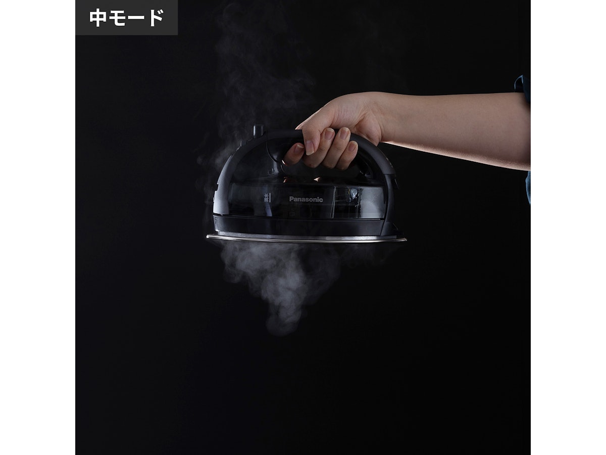 パナソニック Panasonic|カルル コードレススチームアイロン NI-WL708 パナソニック Panasonic|カルル コードレススチームアイロン NI-WL708