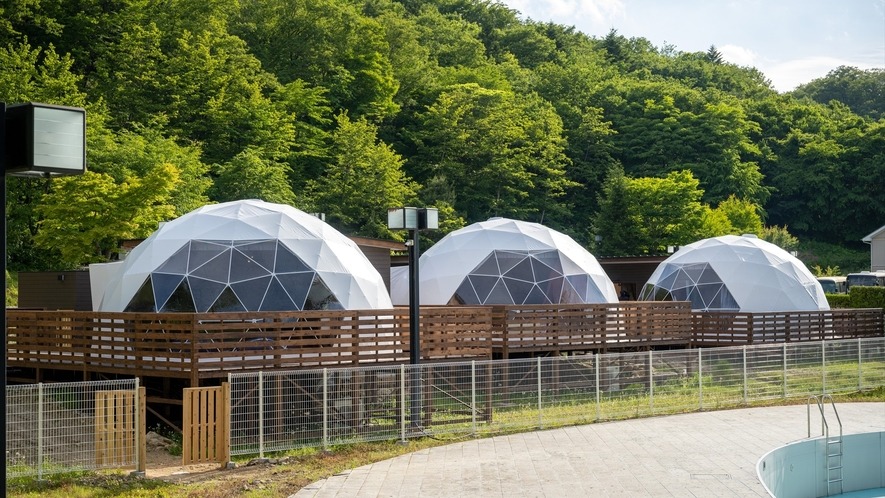 GLAMPSEASON 1
