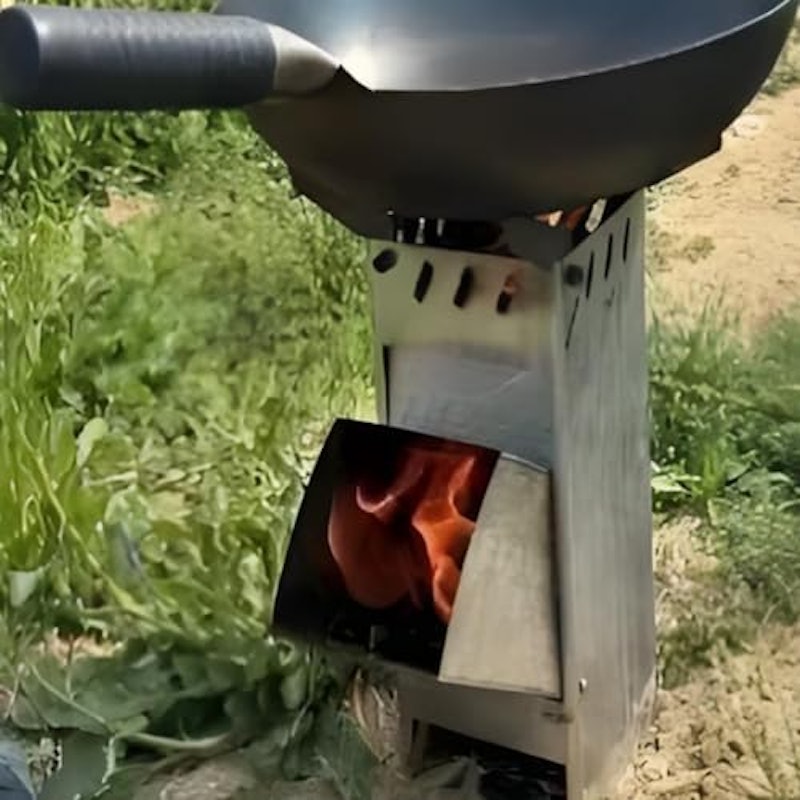 折りたたみ式ロケットストーブ 3